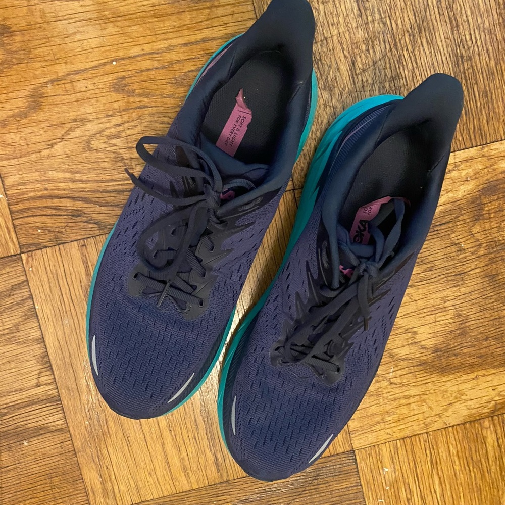 Hoka Clifton 8 EUC